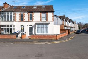 Woodville Road, Warwick