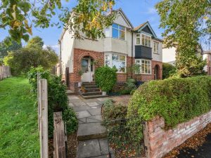 Greville Road, Warwick